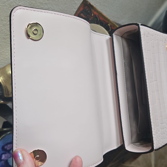 Michael Kors Small Convertible Crossbody Flap Shoulder Bag (powder blush) Croc-E - Picture 5 of 15